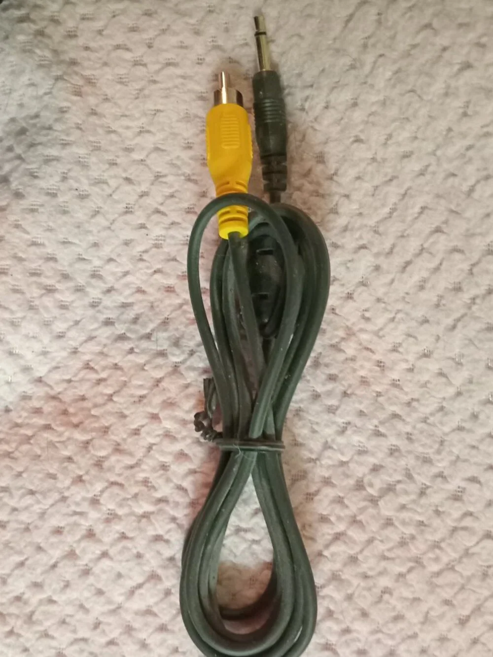 VARIOUS PRE-OWNED CABLES INCL. LAN, ETHERNET & USB CABLES FOR DATA TRANSFER